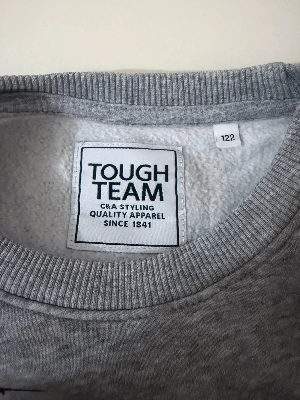 🔵 Gray Sweatshirt with BRAVE Courageous Print Size 7 Years – photo 4
